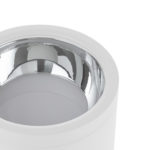 Packshot Premium de luminaires apparents avec détails de finition intérieure en chrome pour e-commerce et catalogues